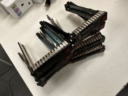 圖片 HPE Smart Carrier (SC) Hard Drive Caddy / Tray for ProLiant Gen8/Gen9/Gen10 Servers (✌️✌️)