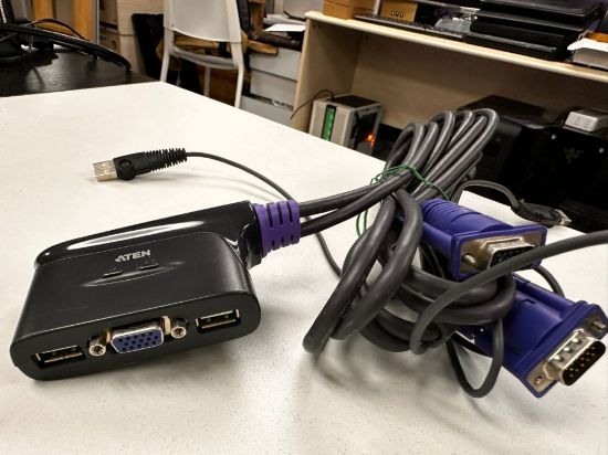 圖片 ATEN VGA, USB, Audio 2 Port KVM Set